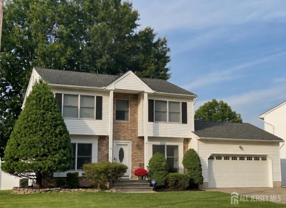 46 Lynn Court North Brunswick, NJ 08902